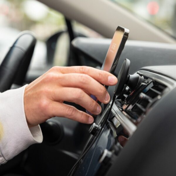 Mophie Snap Base de carga Magsafe + Base para Carro - Imagen 3